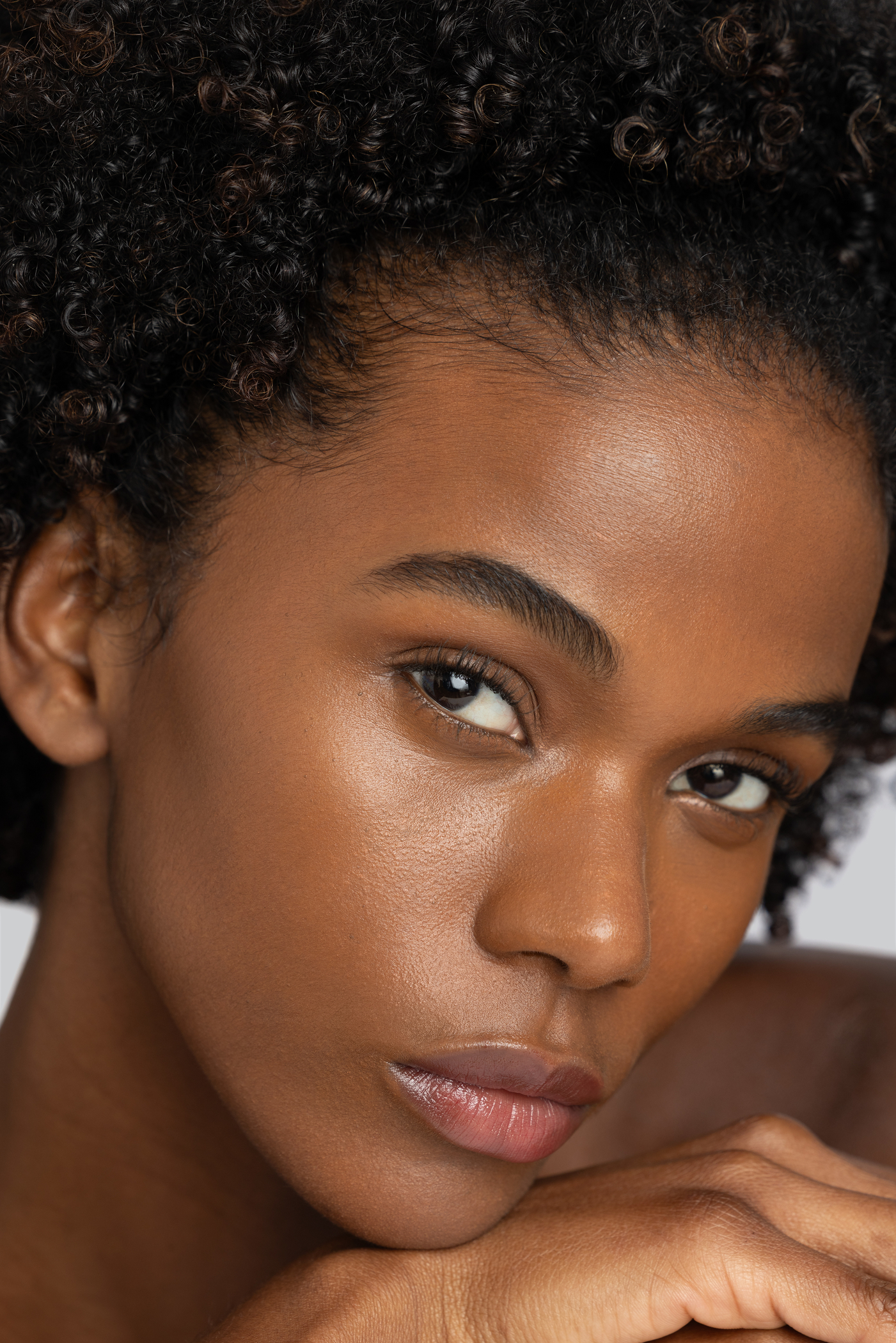 Haut, Gesicht, Make-up, Bräunung, Kleidung?