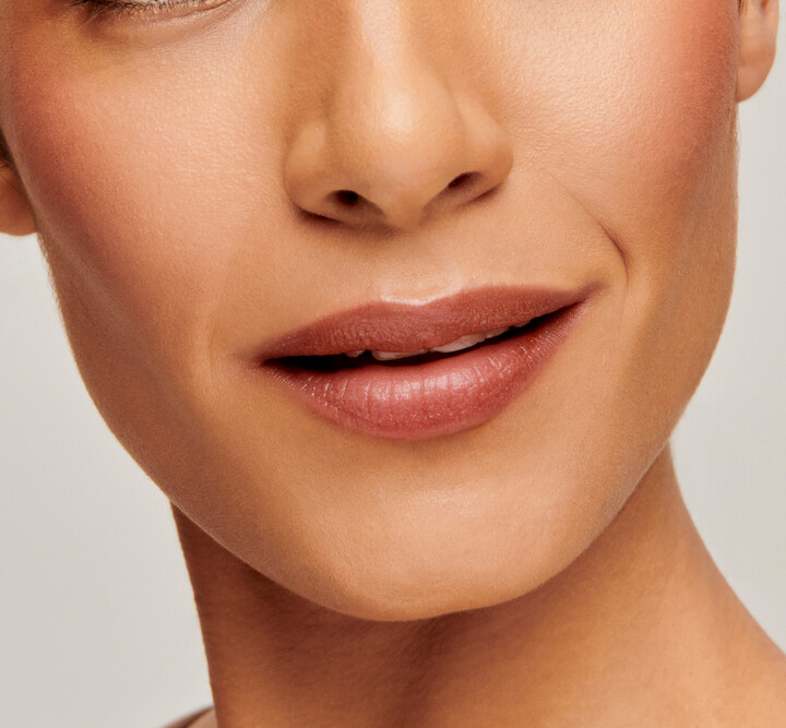 IC_HA-Lip_Medium_Cosmo-720x667-16f9bc6a-6d57-4f7b-bebb-ad85a1e29843