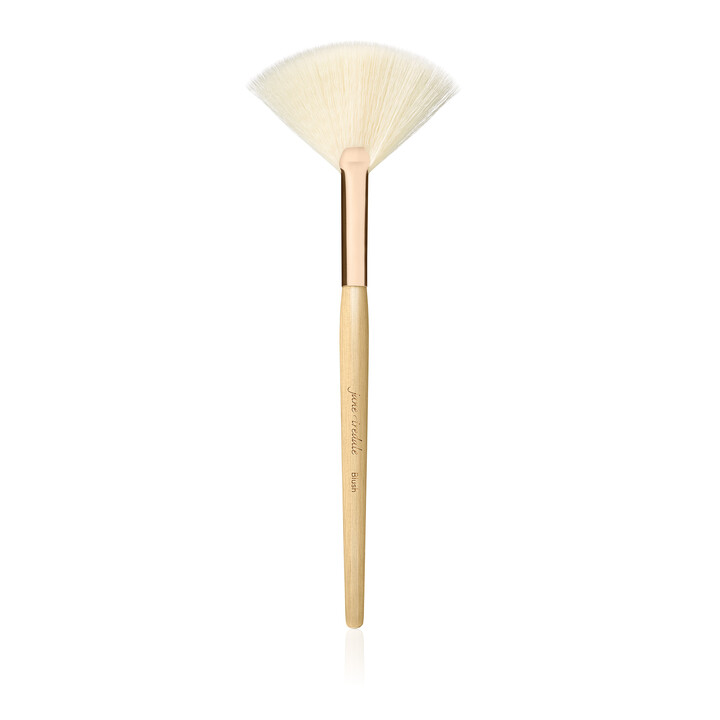 18003-1_Brush_Blush_White_Fan_PDP-720x720-5938b108-e3a9-4b87-847c-f5a25a98a461Vtr43GAK7XWAm Blush Brush (White Fan) (Pinsel) AUSVERKAUF solde
